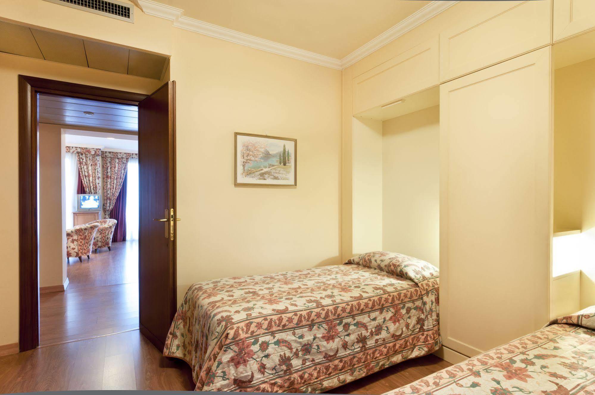 Carl & Do Hotel Baveno Exterior photo