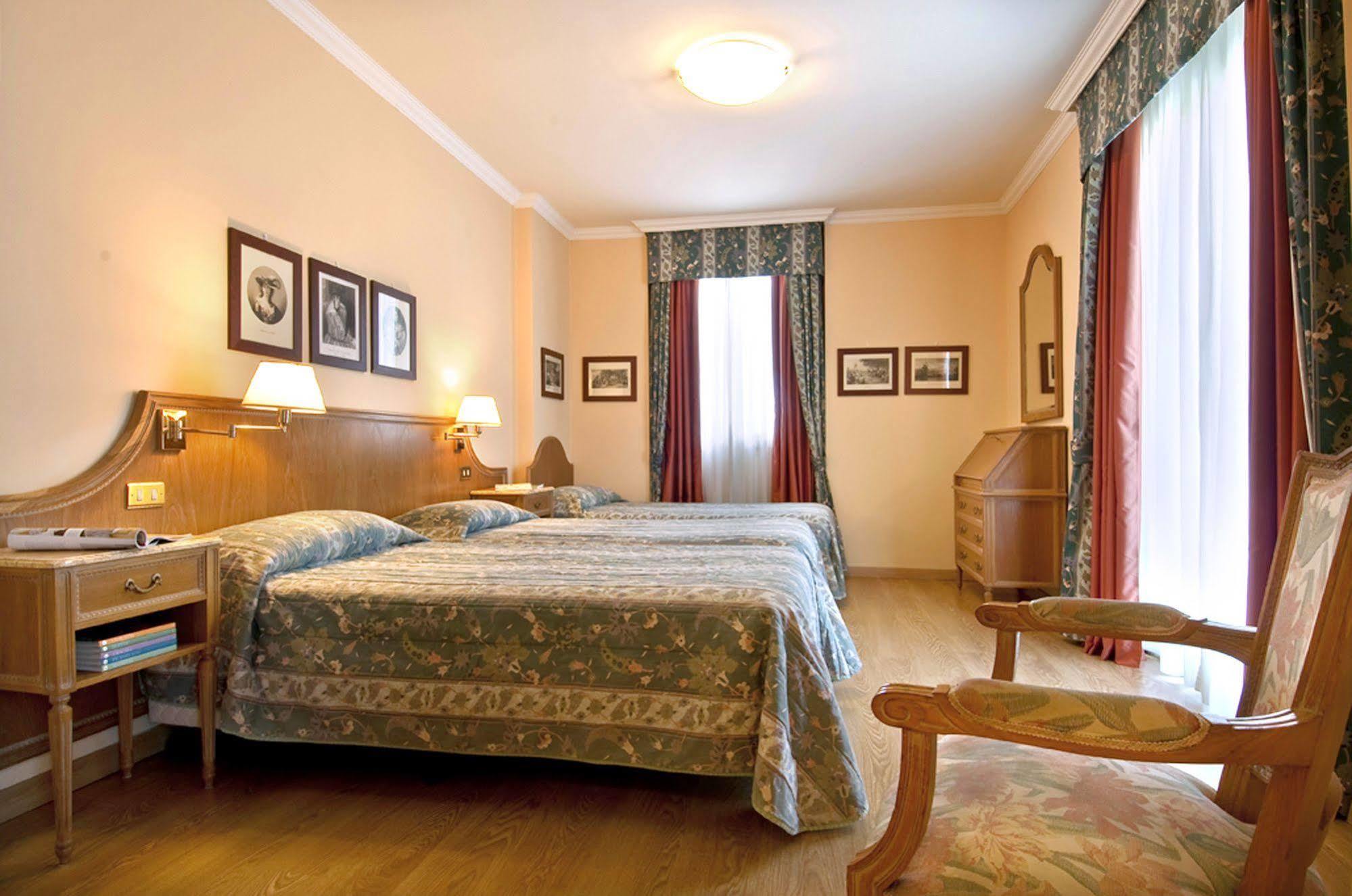 Carl & Do Hotel Baveno Exterior photo